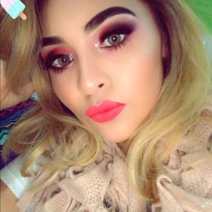 Meet your Posher, Priscilla